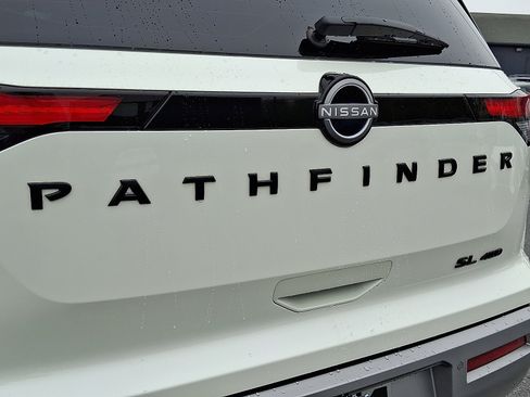Certified 2023 Nissan Pathfinder SL w/ Black Appearance Package AWD/4WD image 33