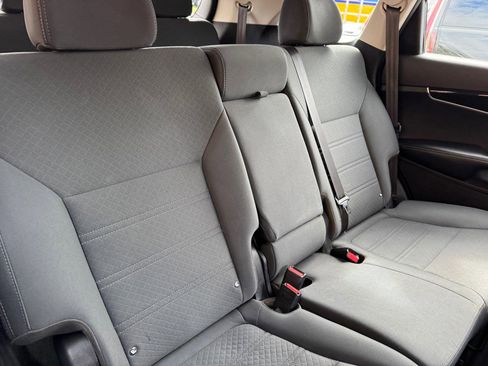 Used 2020 Kia Sorento LX image 9