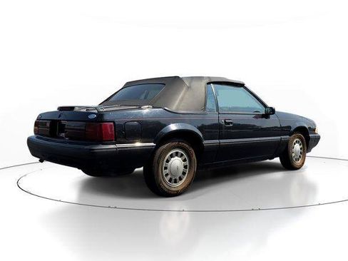 Used 1988 Ford Mustang LX image 4