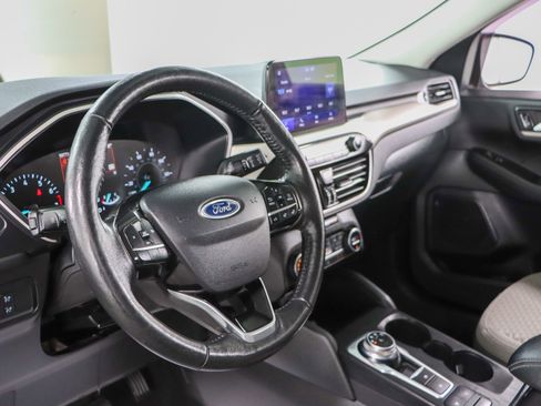 Used 2021 Ford Escape SE w/ Cold Weather Package image 22