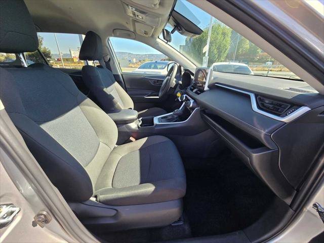 Used 2024 Toyota RAV4 LE AWD/4WD image 11