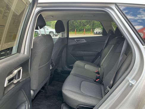 Used 2025 Kia Sportage LX image 24