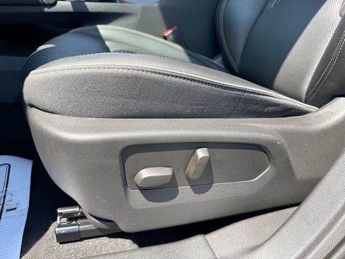 Used 2023 Buick Envision Essence FWD image 12