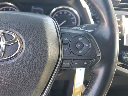 Used 2019 Toyota Camry SE image 24