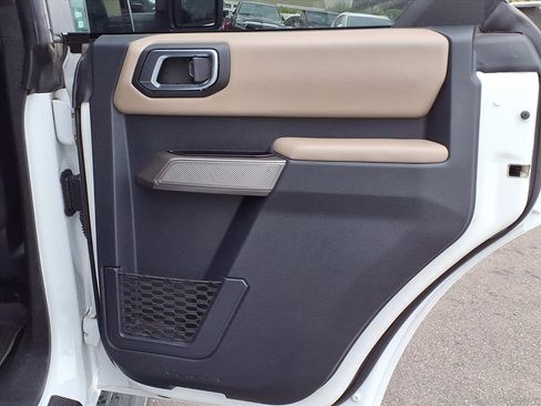 Used 2023 Ford Bronco Wildtrak image 15