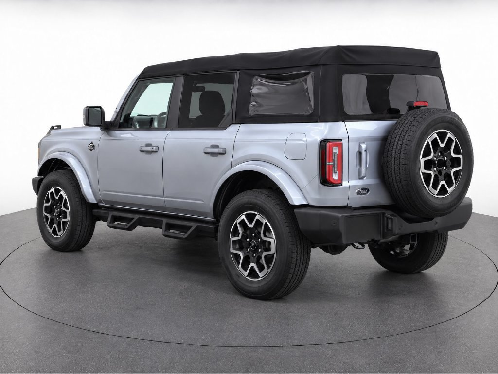 Used 2023 Ford Bronco Outer Banks AWD/4WD image 3