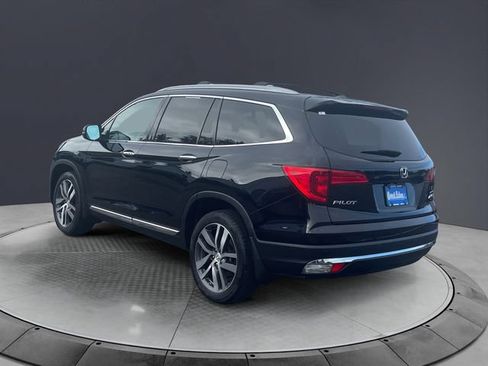 Used 2018 Honda Pilot Touring image 3