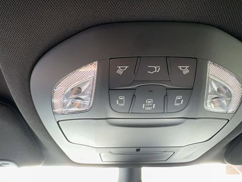 Used 2026 Chrysler Pacifica Select AWD/4WD image 31