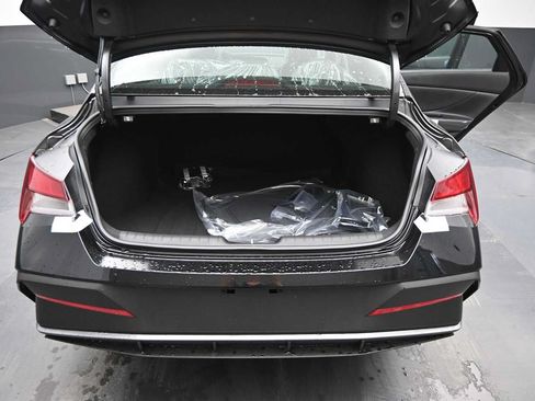 New 2026 Hyundai Elantra SE FWD image 14
