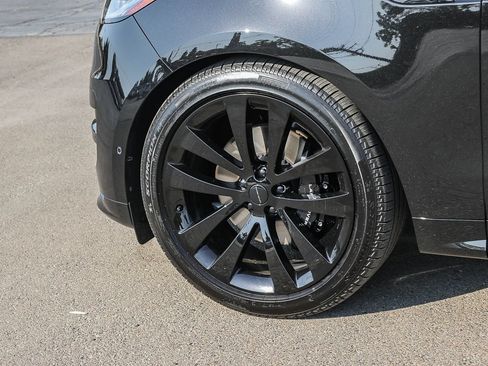 New 2026 Land Rover Range Rover Sport Dynamic SE AWD/4WD image 9