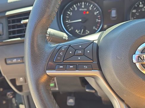 Certified 2020 Nissan Rogue SV image 31