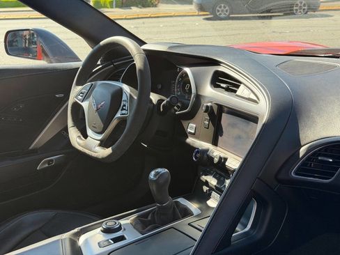 Used 2019 Chevrolet Corvette Stingray Coupe RWD image 26