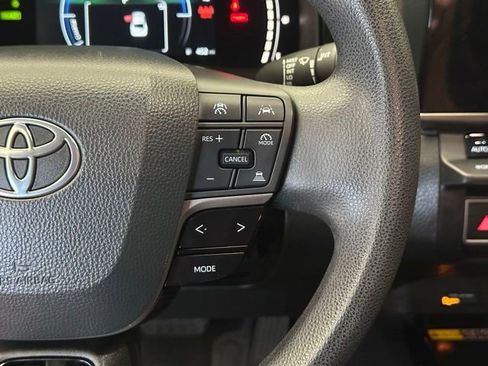 Used 2025 Toyota Camry LE FWD image 24