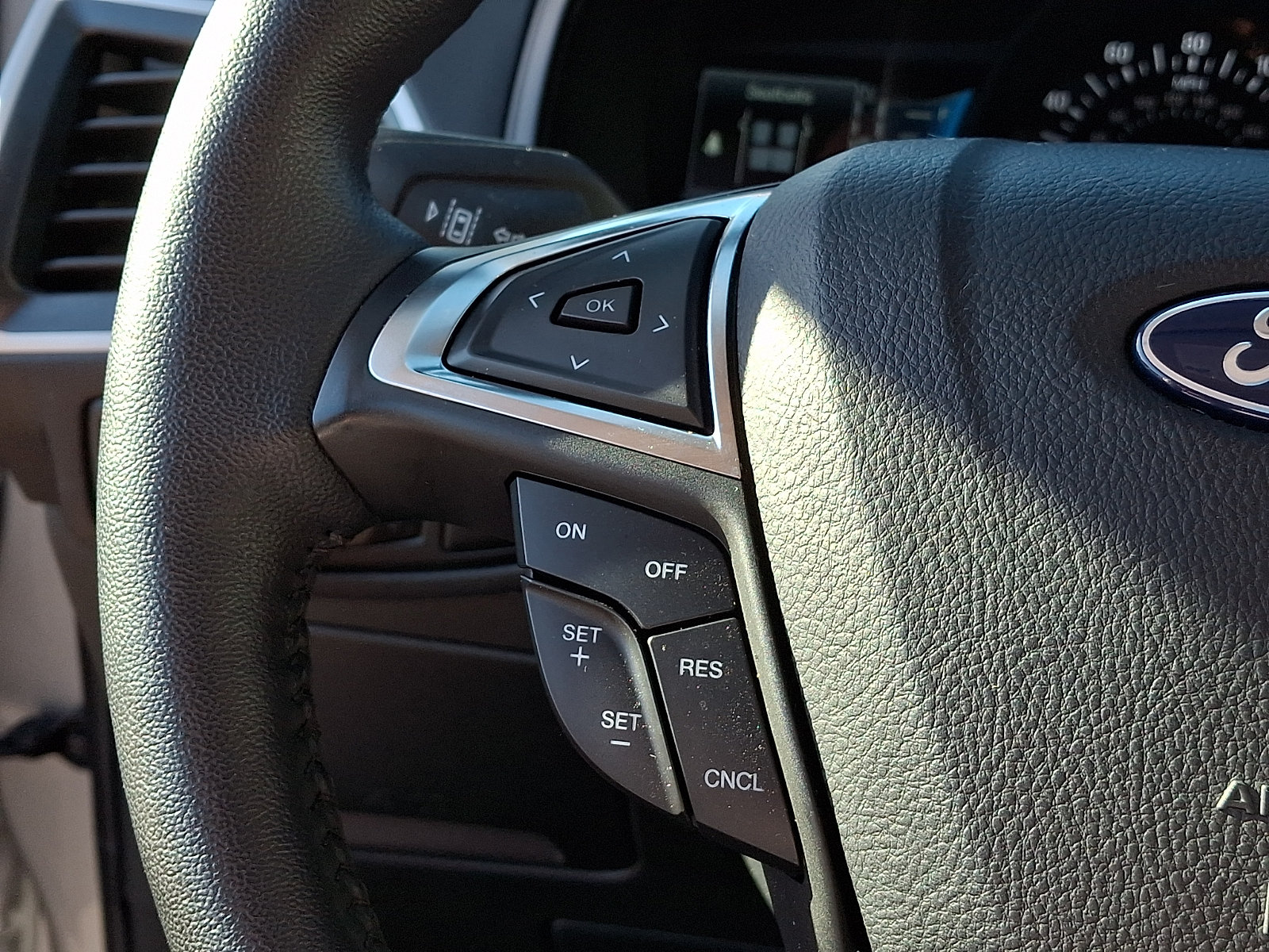 Used 2024 Ford Edge SEL w/ Convenience Package AWD/4WD image 22