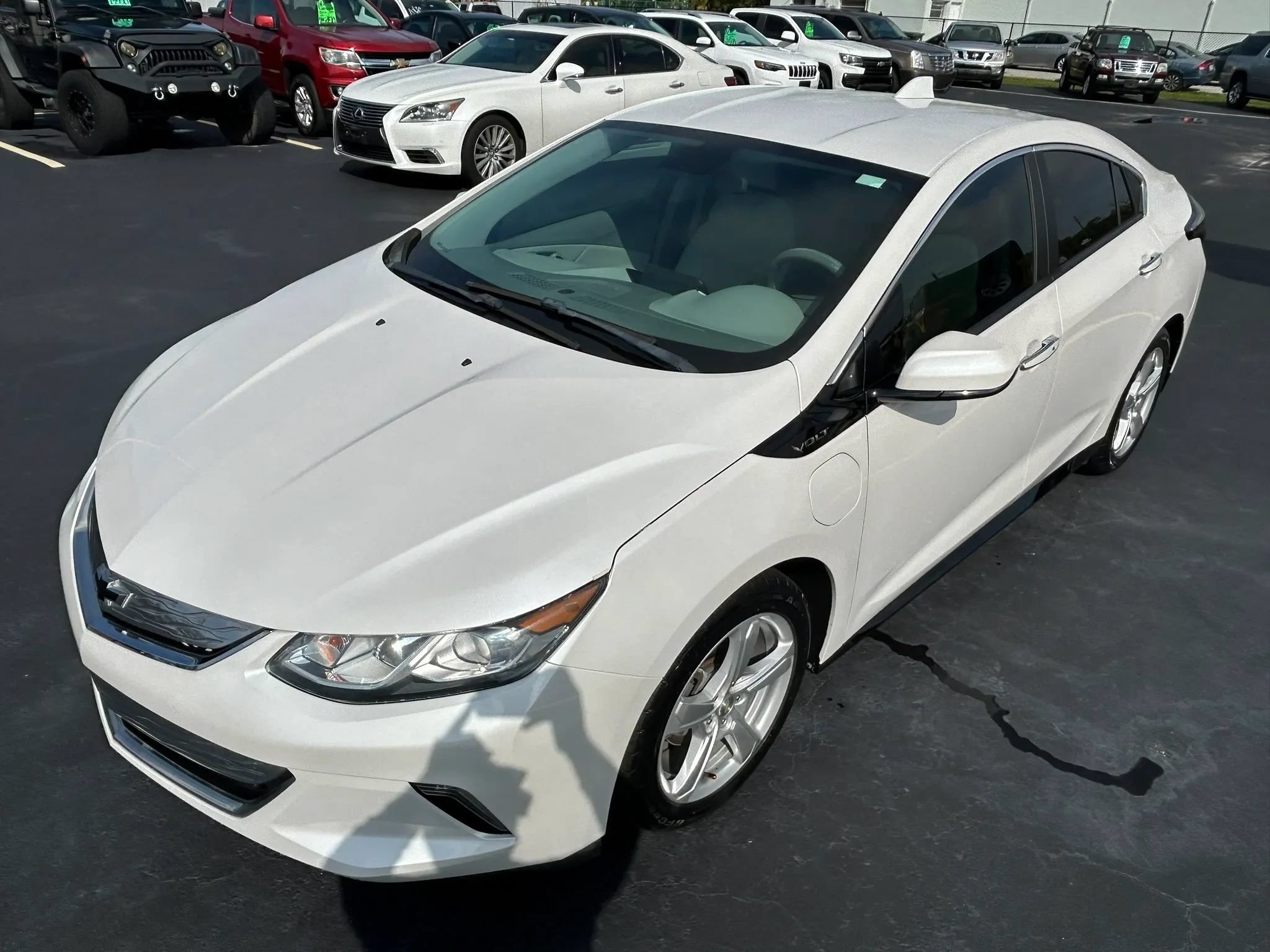 Used 2018 Chevrolet Volt LT w/ Comfort Package FWD image 12