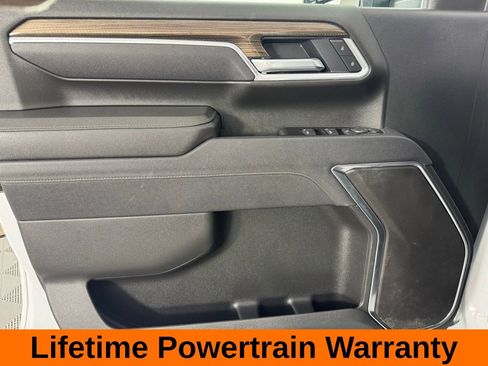 Used 2025 Chevrolet Silverado 2500 LT image 10