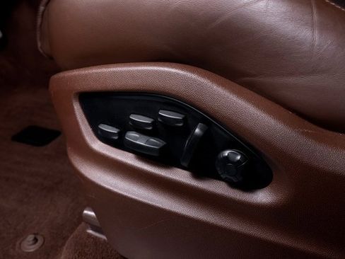 Used 2022 Porsche Cayenne Turbo S image 22