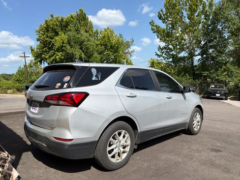 Used 2022 Chevrolet Equinox LT FWD image 9