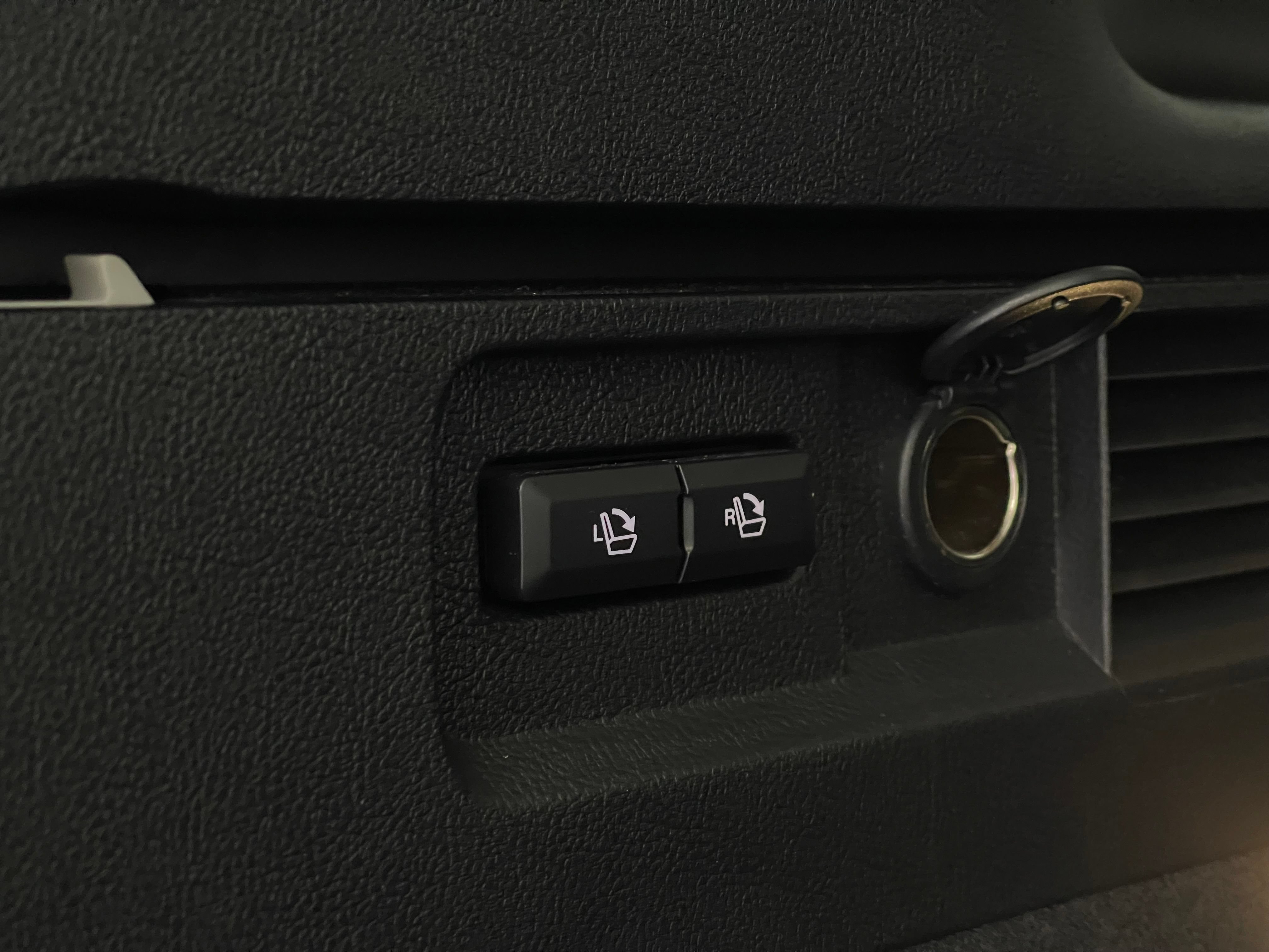 Used 2022 Lincoln Nautilus Reserve FWD image 13