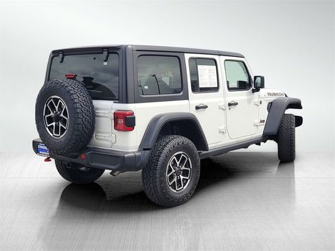 Used 2024 Jeep Wrangler Unlimited Rubicon image 4