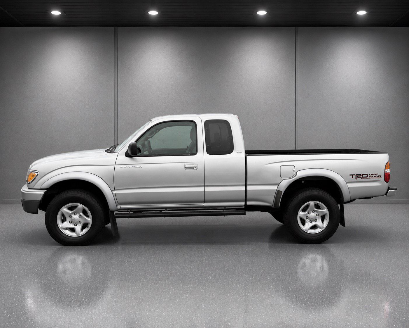 Used 2004 Toyota Tacoma 4x4 Xtracab V6 w/ SR5 Color-Keyed Pkg image 2