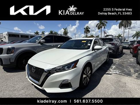 Used 2021 Nissan Altima 2.5 SV w/ SV Premium Package FWD image 9