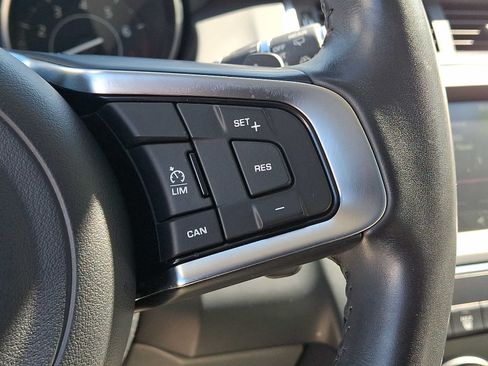 Used 2020 Jaguar E-PACE AWD/4WD image 23