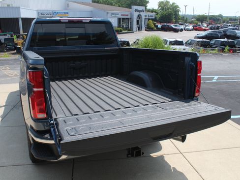 New 2026 Chevrolet Silverado 2500 LTZ w/ LTZ Convenience Package AWD/4WD image 18