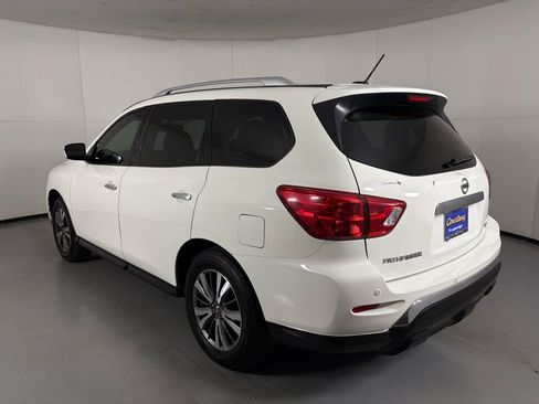Certified 2017 Nissan Pathfinder SV image 6