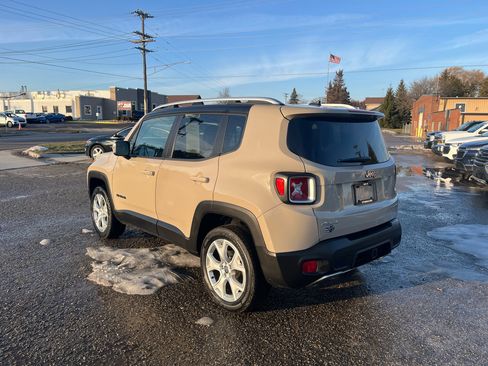 Used 2016 Jeep Renegade Limited image 3