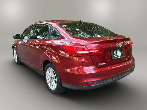 Used 2017 Ford Focus SE FWD image 4