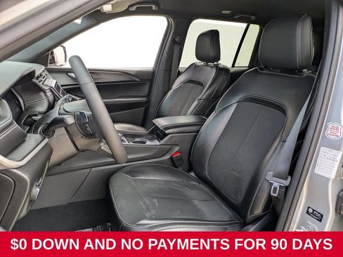 Used 2025 Jeep Grand Cherokee Altitude AWD/4WD image 23