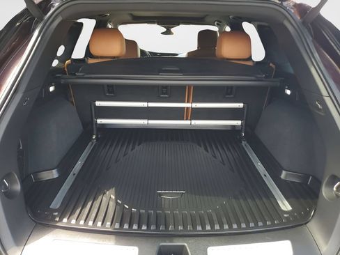 Used 2020 Cadillac XT5 Premium Luxury FWD image 9