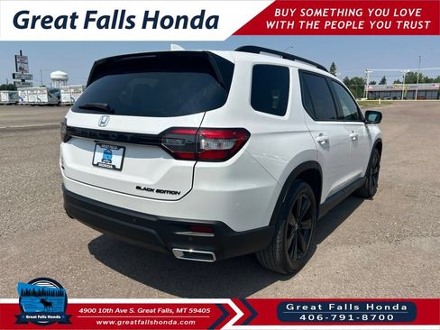 Used 2025 Honda Pilot Black Edition image 9
