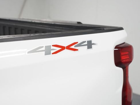 Used 2023 Chevrolet Silverado 1500 LT AWD/4WD image 11