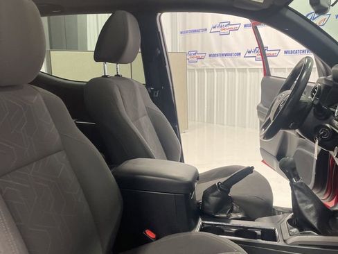 Used 2016 Toyota Tacoma TRD Off-Road image 28