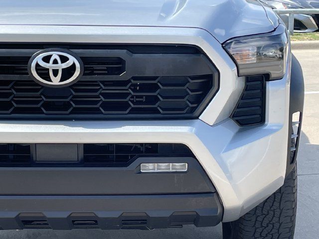 Used 2025 Toyota Tacoma TRD Off-Road AWD/4WD image 8