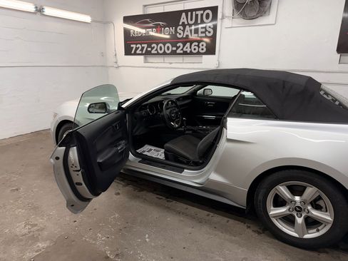 Used 2016 Ford Mustang V6 Convertible image 11