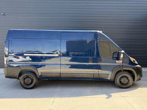 Used 2021 RAM ProMaster 2500 w/ Convenience Group FWD image 10
