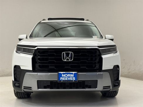 New 2026 Honda Pilot Touring image 3