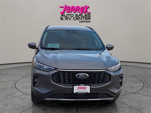 Used 2023 Ford Escape Platinum image 8