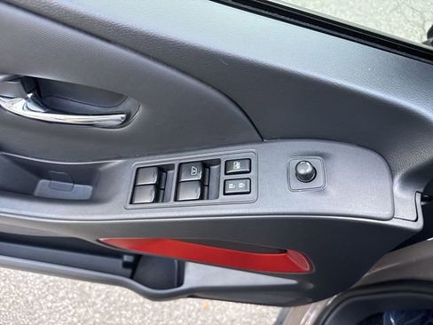 Used 2024 Nissan Frontier Pro-X image 27