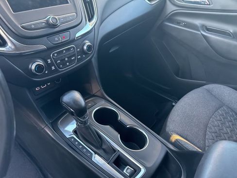 Used 2022 Chevrolet Equinox LT w/ Driver Convenience Package image 15