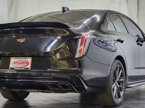 Used 2020 Cadillac CT4 V w/ Climate Package image 5