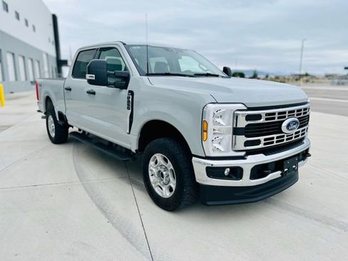 Certified 2025 Ford F250 XLT AWD/4WD image 5