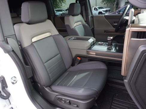 Certified 2025 GMC Hummer EV 2X image 12