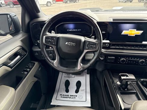 Used 2022 Chevrolet Silverado 1500 ZR2 w/ Technology Package AWD/4WD image 17