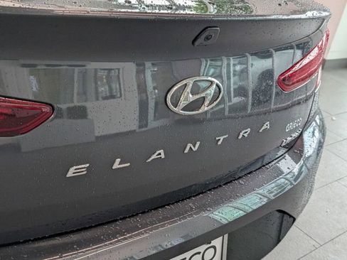 Used 2020 Hyundai Elantra Limited w/ Cargo Package (C1) image 9