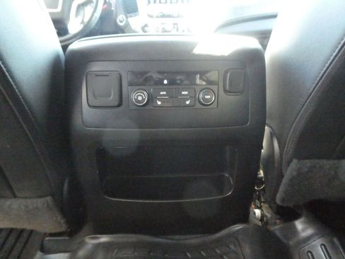 Used 2019 GMC Yukon XL SLT image 31