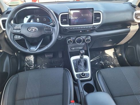 New 2025 Hyundai Venue Limited image 6